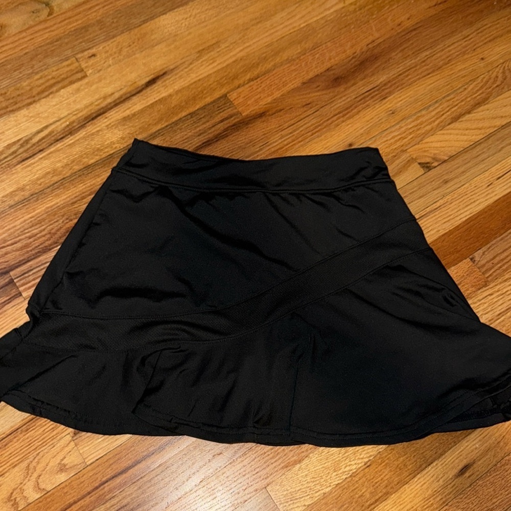 Women’s Black Tennis Skirt - Picture 3 of 3